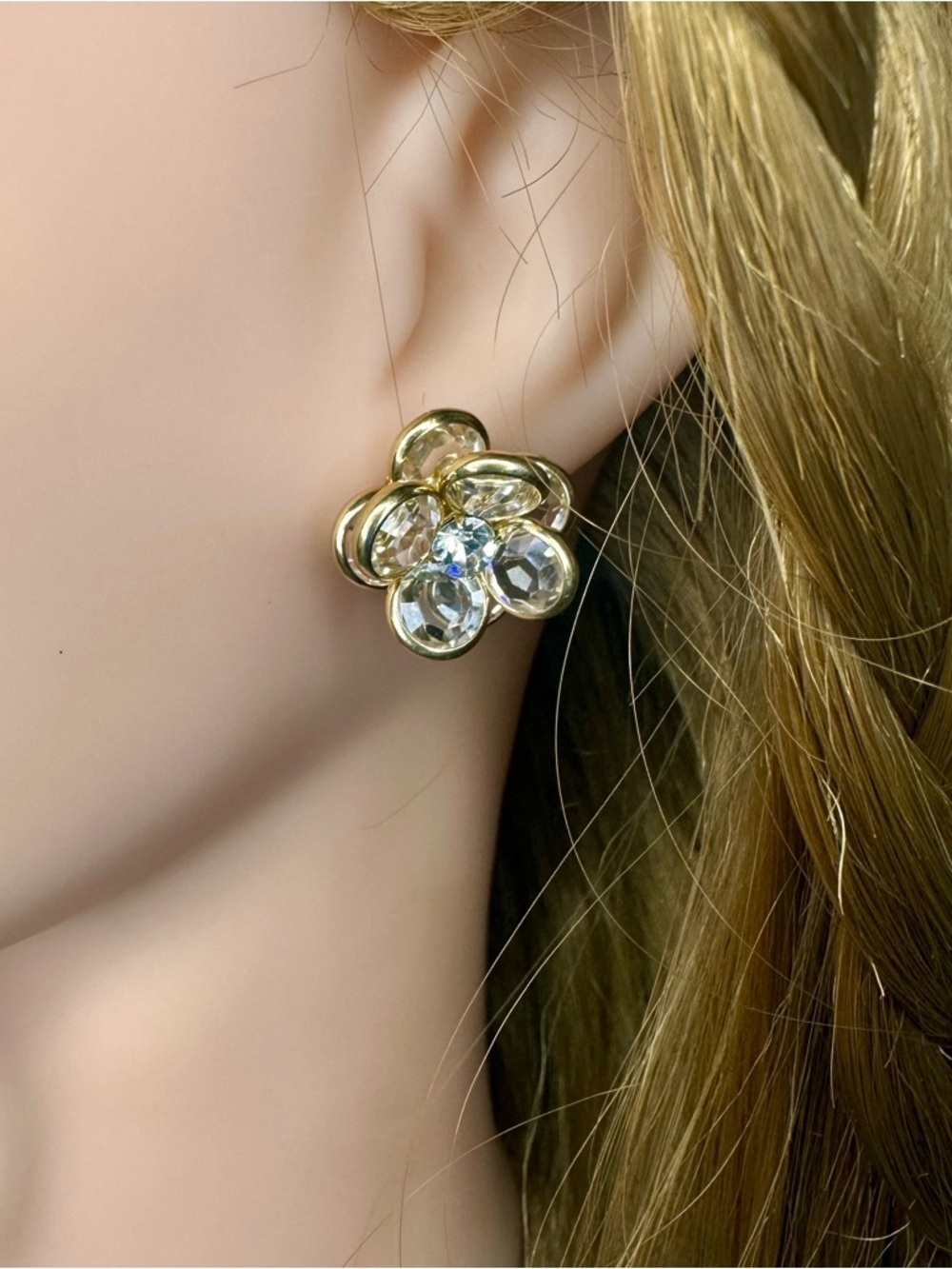 Vintage Style Gold Tone Crystal Flower Stud Earrings Glam Floral Statement